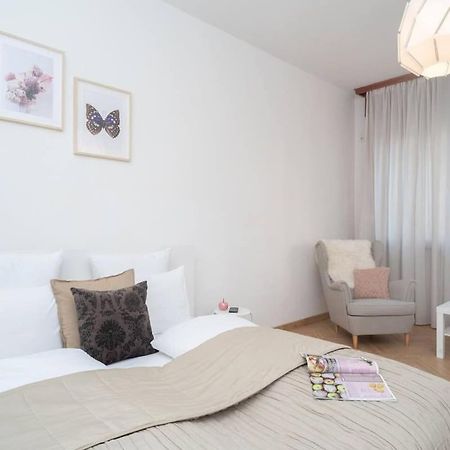 בודפשט Convenient Apartment In The Heart Of Downtown מראה חיצוני תמונה