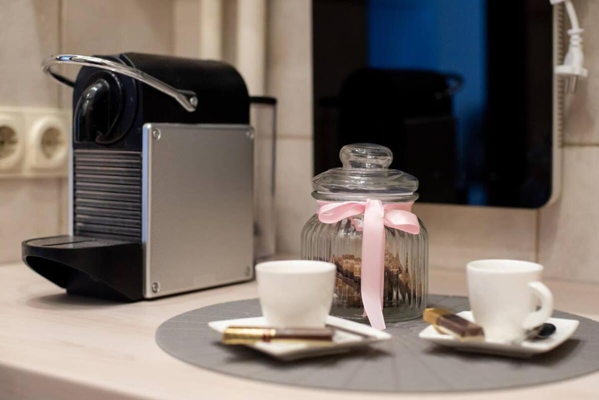 בודפשט Convenient Apartment In The Heart Of Downtown מראה חיצוני תמונה