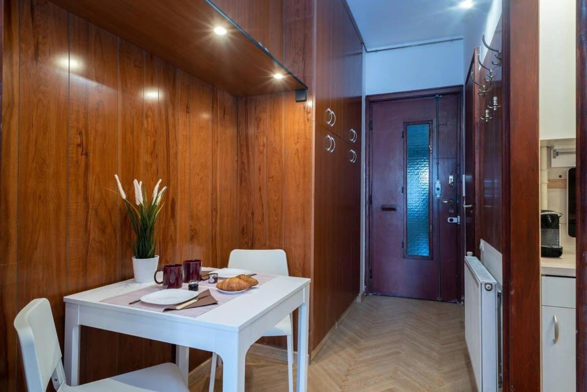 בודפשט Convenient Apartment In The Heart Of Downtown מראה חיצוני תמונה