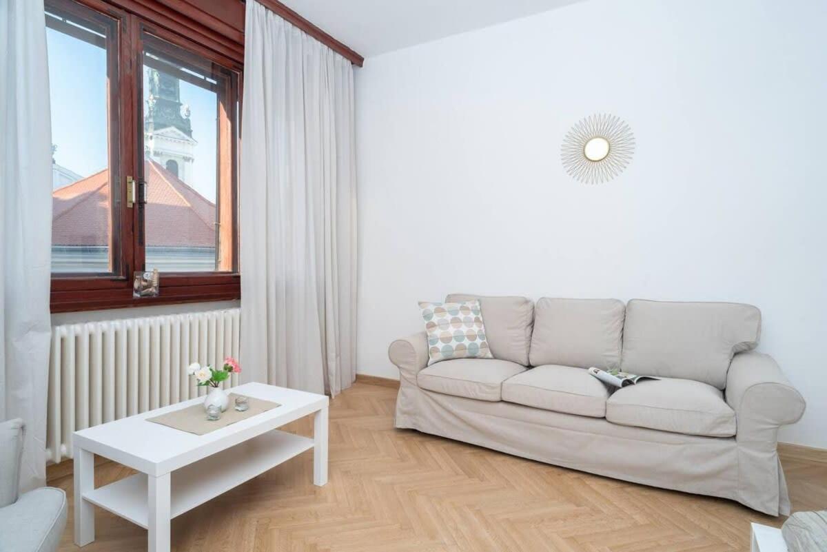בודפשט Convenient Apartment In The Heart Of Downtown מראה חיצוני תמונה